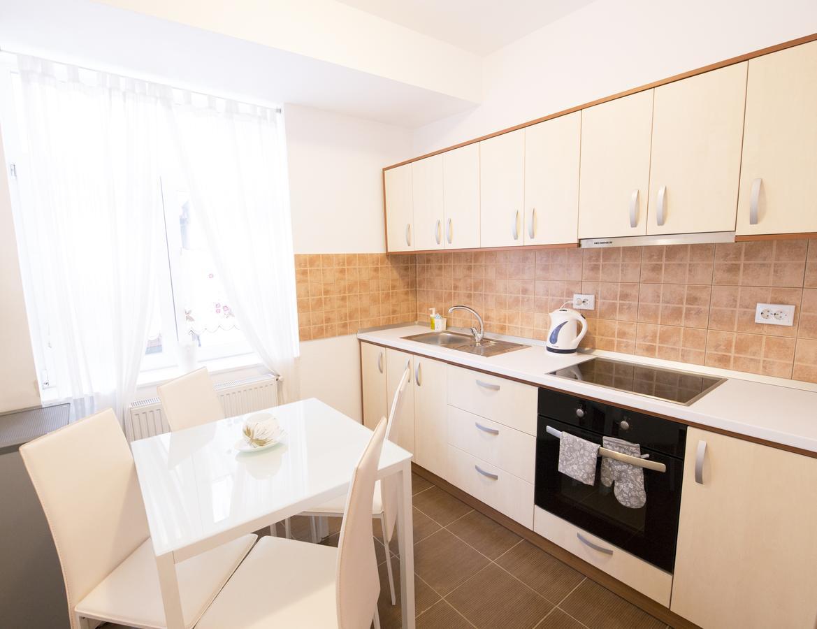 Sunny Old Town Apartment Braszów Zewnętrze zdjęcie